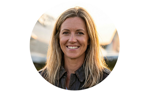 Aviation Enthusiasts Blog Author Portrait Image - Kayla Robers